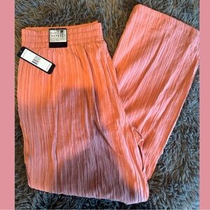 NWT Soho Large Peach/Rose Textured Pull On Pants. Women’s Size Large